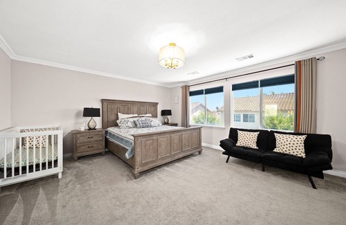 Eastvale Downs House | Big Bedroom/Quiet Neighborhood