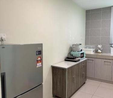 Kampung Kuala Pari Apartment | big big big 2 brd side pool view balcony room , Ipoh