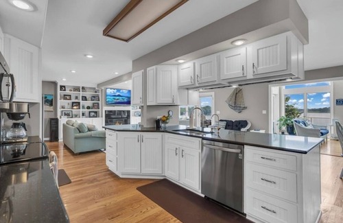 Horton House | Big Blue Haven -Lakefront Sleeps 24