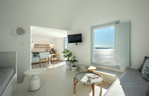 Oia Villa | Big Blue Villa with Hot tub and Sea View by Caldera Houses