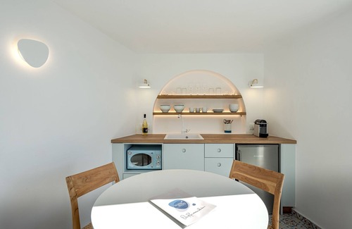Oia Villa | Big Blue Villa with Hot tub and Sea View by Caldera Houses