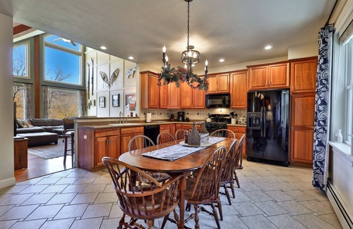 Central Vermont- Killington House | Big Boulder at Killington – 2 Miles to Killington Base with Hot Tub, Sauna, and Views