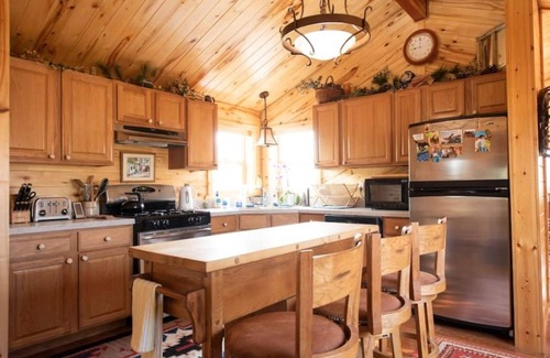 Saddlestring Cabin | Big Bounty of the Bighorns Cabin near Buffalo