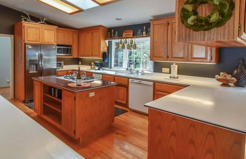 Twain Harte House | Big Brook Hideaway – Spacious 4BR Retreat w/Game Room & EV Charger in Twain Har