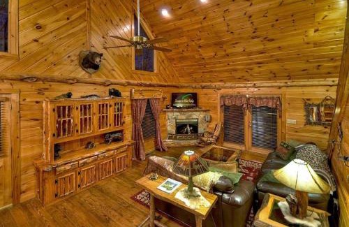 Cherry Log House | Big Buck Lodge
