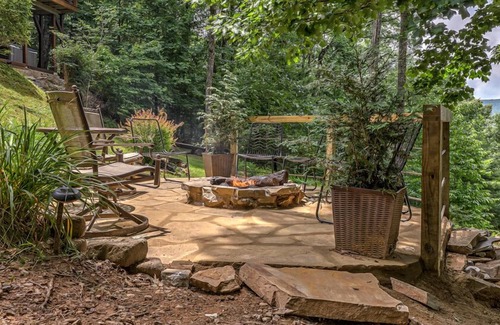 Cherry Log Cabin | Big Canoe Lodge- Hot Tub | Screened Porch | Outdoor Fireplace & Fire Pit | Aska Area