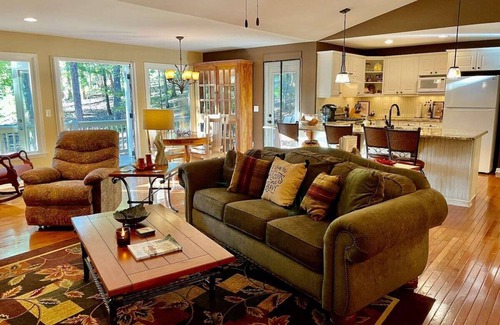 Big Canoe House | Big Canoe's most tranquil Golf & Mountain View