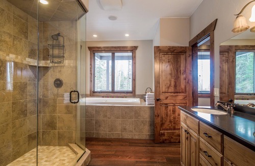 Bigfork Cabin | Big Cedar Lodge Secluded Near Flathead Lake - 20 Acres - 6 BD/7 BA Sleeps 14+