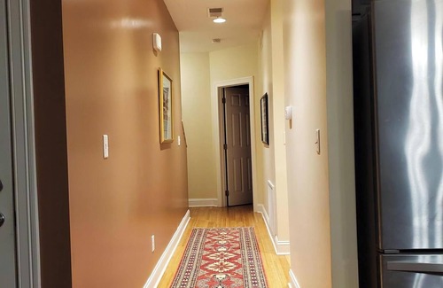 Albany House | Big Center Square Town House retreat in the shadows of Empire Plaza.