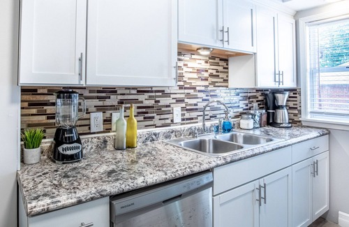 Detroit House | Big Central Stylish 3 BR/3 bath Townhouse. Game room . Home office.
