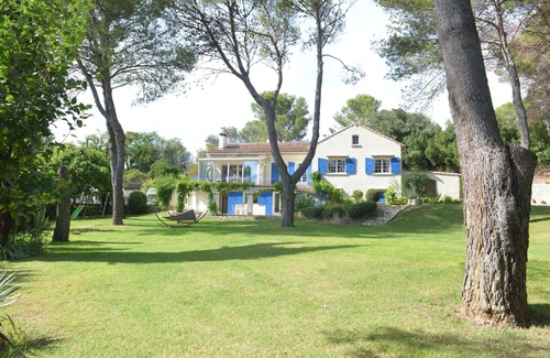 Caveirac Villa | Big charming villa for up to 12 people with swimming pool nearby Nimes