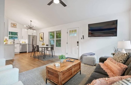 East Side House | Big City Casita | Bright & Airy in Hip ATL Area