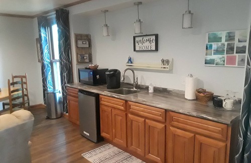 Nashville Apartment | BIG Comfy-Cozy Family Room