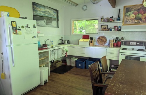 Clear Lake Cottage | BIG Comfy Lakefront cottage, Clear Lake by Huntsville, north Muskoka!