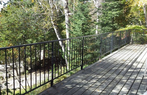 Clear Lake Cottage | BIG Comfy Lakefront cottage, Clear Lake by Huntsville, north Muskoka!