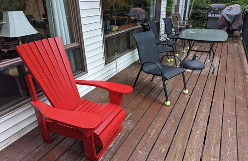 Clear Lake Cottage | BIG Comfy Lakefront cottage, Clear Lake by Huntsville, north Muskoka!