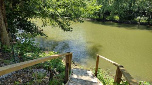 Grove City House | Big Darby Creek Cottage