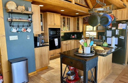 Edwards House | Big Dipper Mountain Retreat