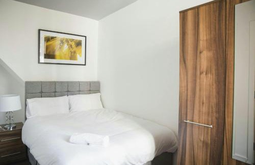 Aylestone House | Big Double Room in Leicester