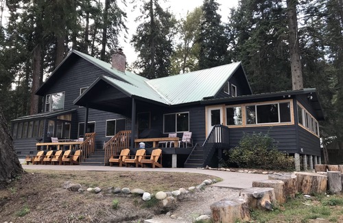 Leavenworth Cabin | Big Family Cabin on the River's Edge