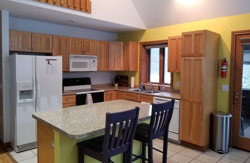 Thompsonville House | Big Family-Friendly Home In Crystal Mountain Resort, Walk To Skiing, Golf, Pool