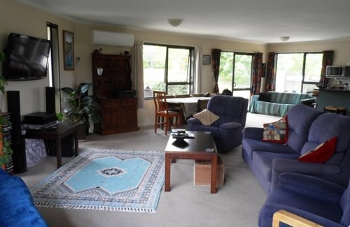 Blenheim House | Big Family Home in quiet area of Blenheim
