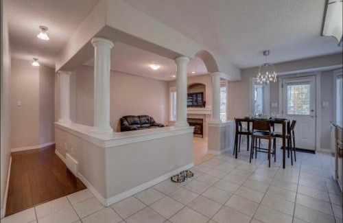 Southwest Edmonton Apartment | Big family home w/Deck, Ping Pong, BBQ & Garage