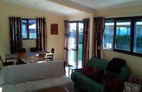 Te Kaha House | BIG FISH BACH close to beaches and excellent fishing