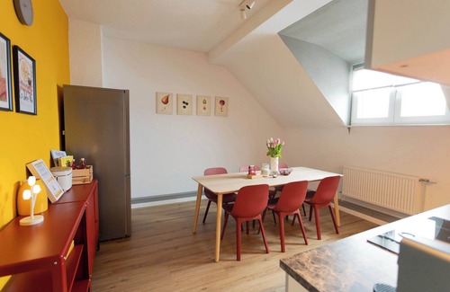 Laar Apartment | Big flat with fresh renovation,free parking,SonyPS