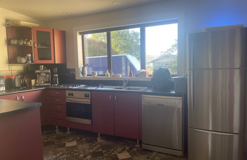 Waimatuku House | Big Fully Equipped 3BR Near Beach & 12 min to Town. Very Quiet. No Neighbours!