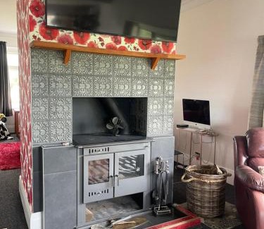 Waimatuku Villa | Big Fully Equipped 3BRM Quiet Farm House Near Beach & 12 min to Town
