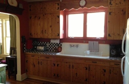 South Capitol House | Big Historic Home in Heart of Old Santa Fe, Quiet, Hot Tub,Private Walled Patio.