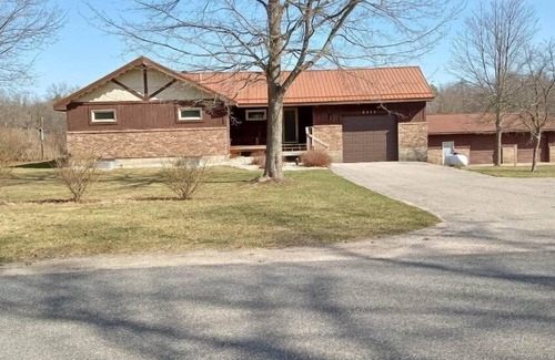 Dickson Township House | Big home Canoe trips Golf trips Bike Hike and Atv trails right here come enjoy