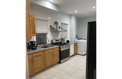East Orange House | Big home Hospital/NYC/Airport