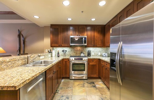 Truckee Condo | Big Horn 205| Steps Away from Gondola in the Village at Northstar| Sleeps 4| Hot Tub and Gym Access