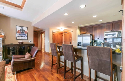 Truckee Condo | Big Horn Lodge 208 - Luxury, Slopeside at Village