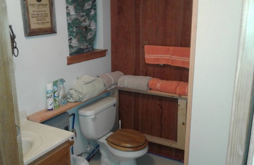Buffalo Apartment | Big Horn Mountains Efficiency Apartment in loft