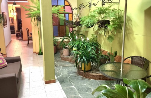 Villa Nueva House | Big house