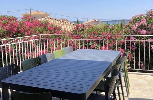 Aleria House | Big house