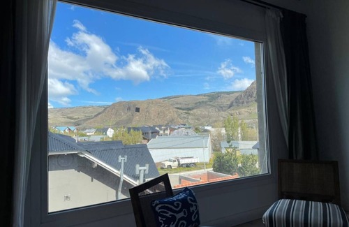 El Chalten House | Big house with amazing views, light for 7 people