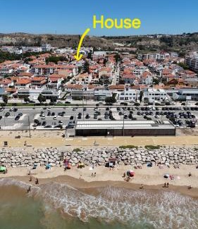 Costa de Caparica Villa | Big house with pool - 5 min walk to beach