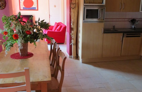 Pomerols House | Big independent house with garden and swimming pool