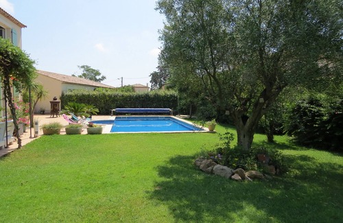 Pomerols House | Big independent house with garden and swimming pool