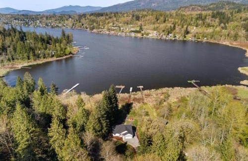 Big Lake Villa | Big Lake Waterfront Retreat