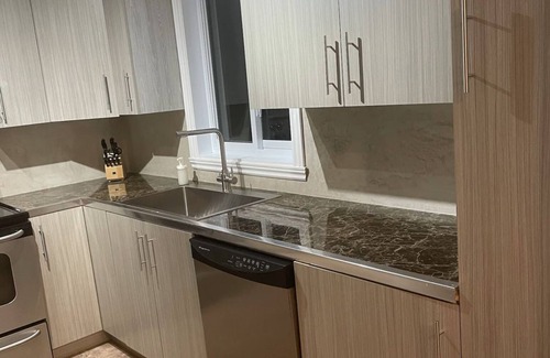 Greenfield Park Condo | Big & Luxurious, Free Parking, King Size Bed, TV