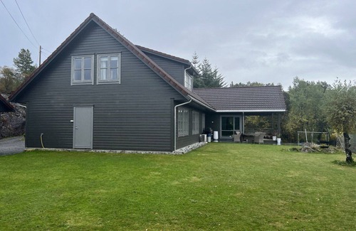 Stord House | Big modern house with nice view to the fjord