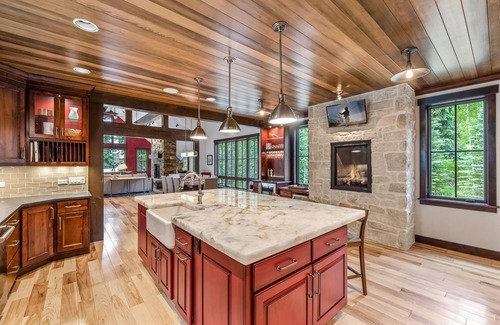 Baldy Mountain House | BIG, most luxurious 4BR in Breck,1.5 miles to town