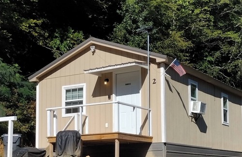 Ashley Oaks Cabin | Big Mountain Cabins with direct access to Windrock Park