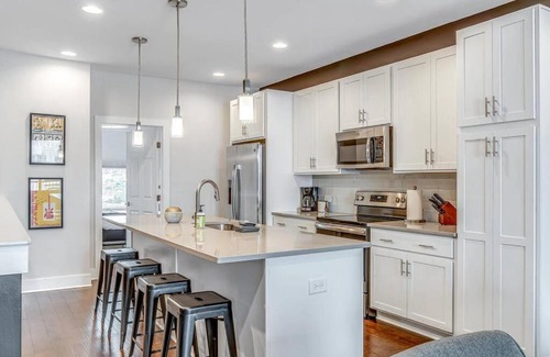 Katie Hill Neighborhood House | Big NEW and Modern with Skyline View Mural and Ping Pong