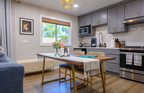 Bonita House | Big Oak Tree Retreat - Brand New Modern Private Guest Suite
